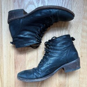 Frye Carson Lace Up Boots - Women’s size 8